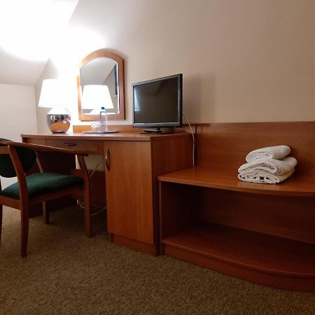 Hotel Jola Września Exteriör bild