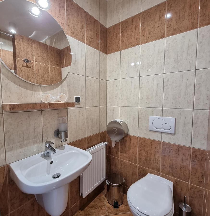 Hotel Jola Września Exteriör bild