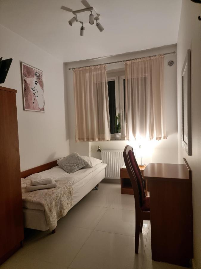 Hotel Jola Września Exteriör bild