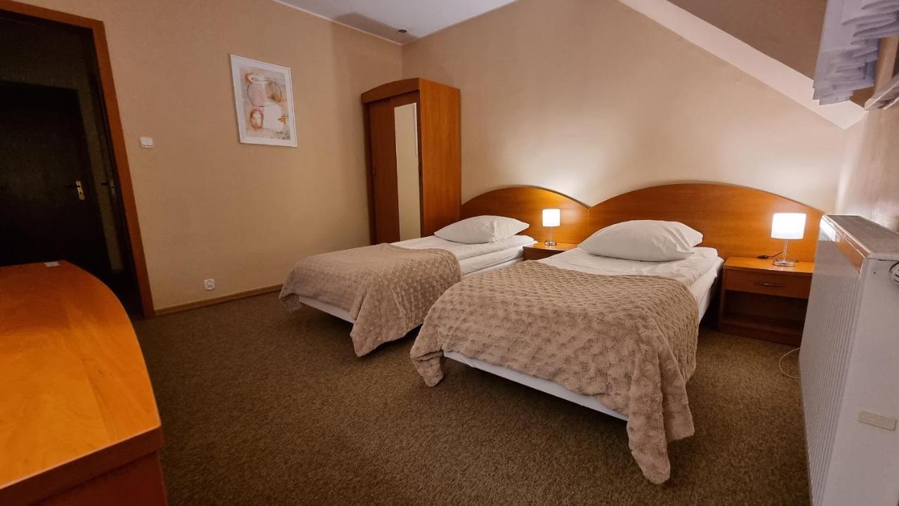 Hotel Jola Września Exteriör bild