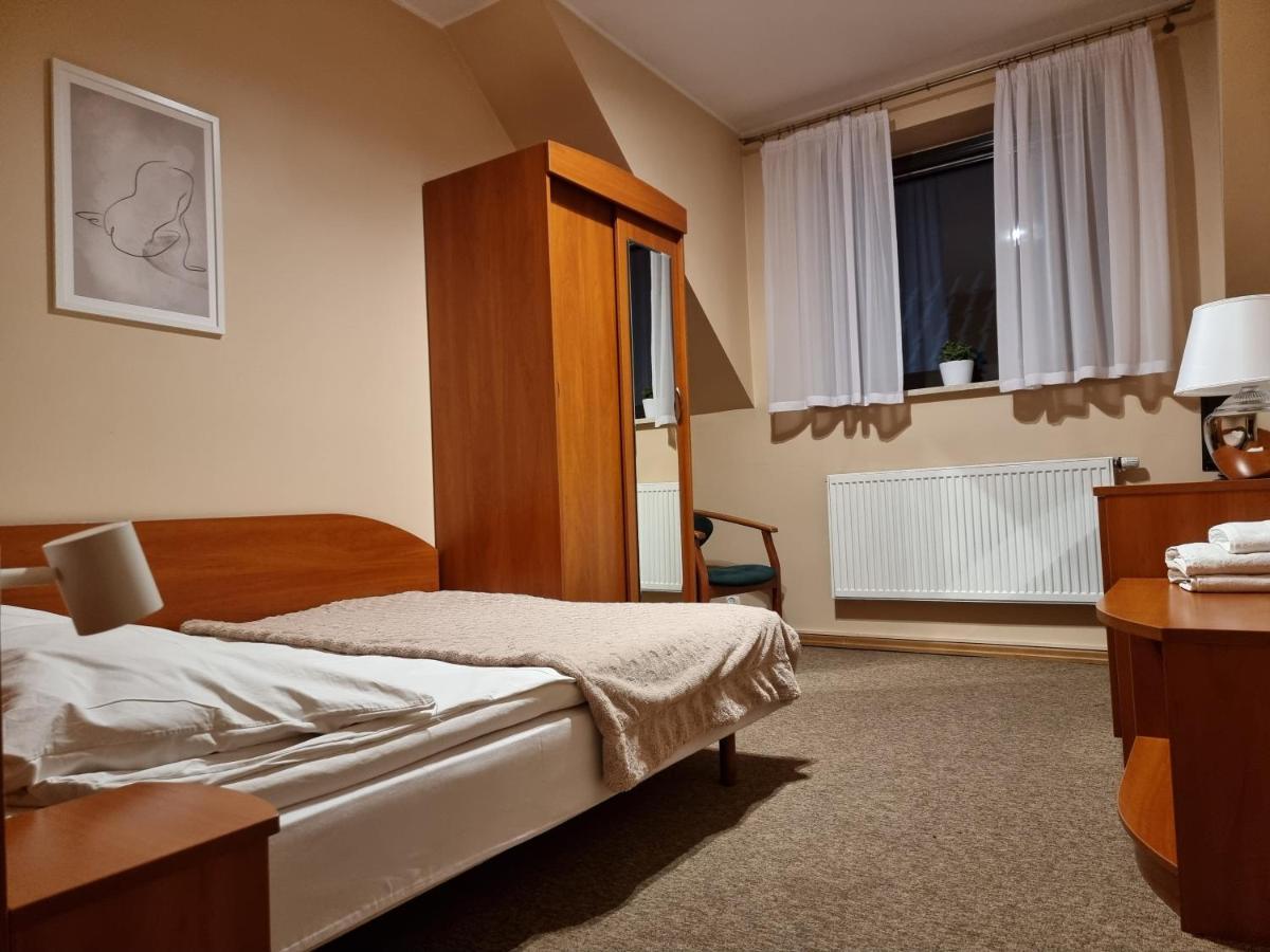 Hotel Jola Września Exteriör bild