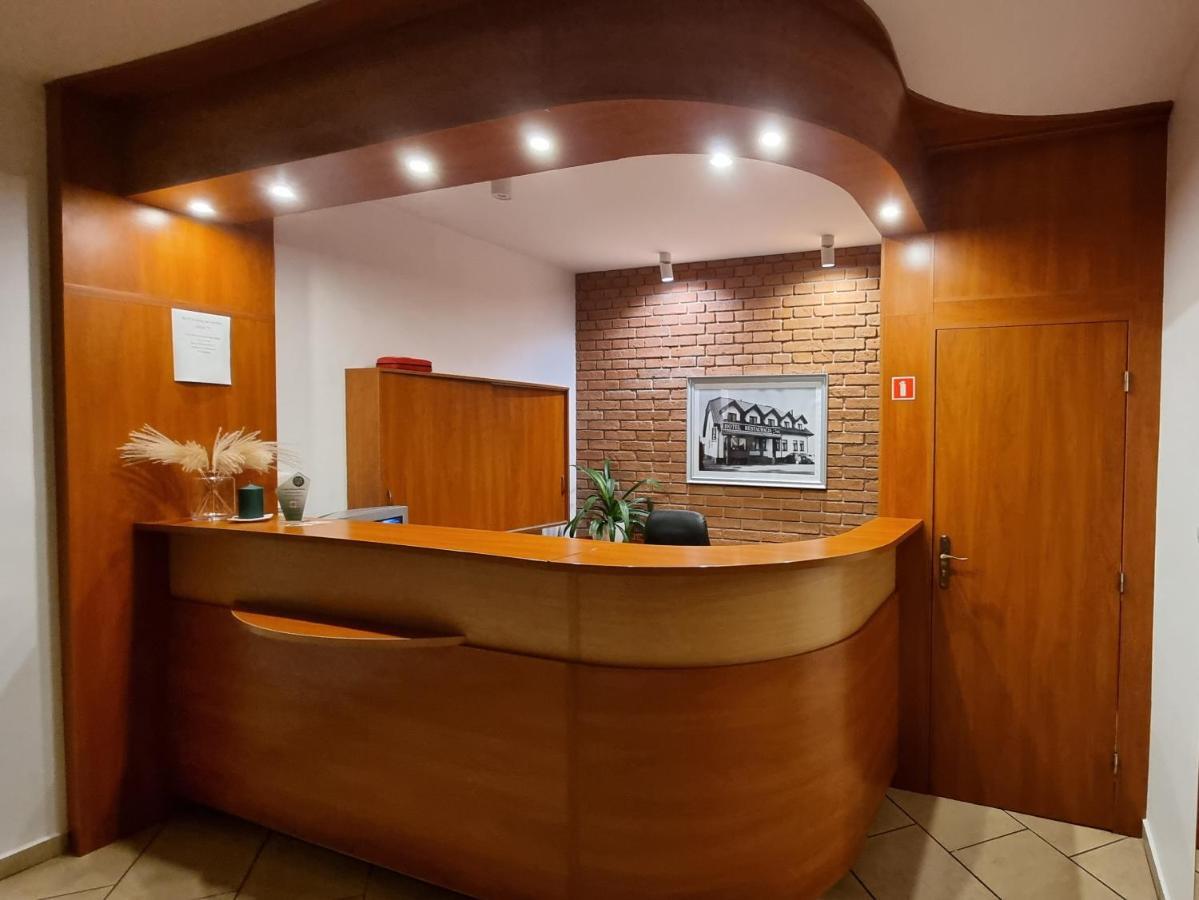 Hotel Jola Września Exteriör bild